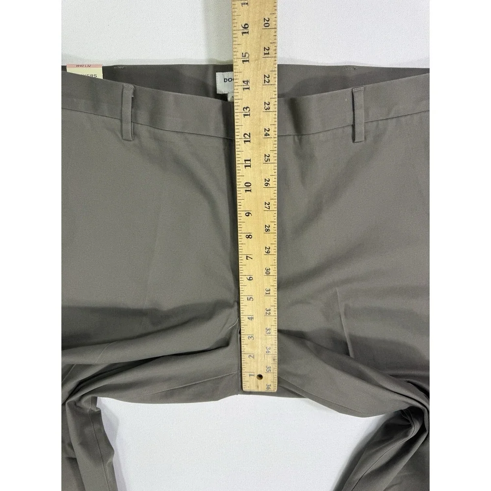 Dockers Signature Khaki Men's 40x32 (40x31) NWT Classic Fit Grey Stretch Casual
